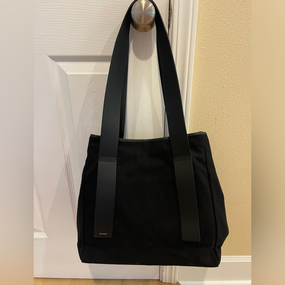 CUYANA - canvas bag w/ leather handles + trim